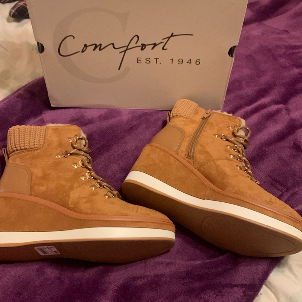 These are brand new comfort wedge boots!